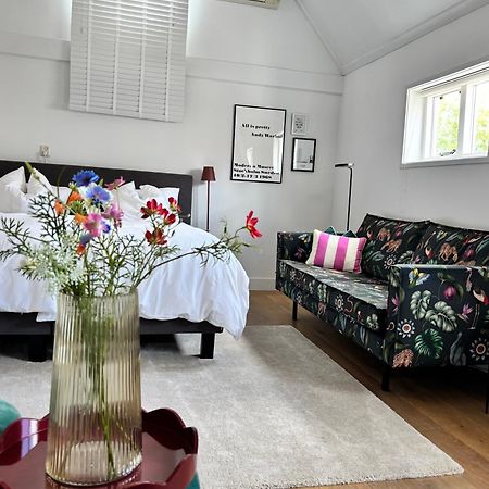Bed and Breakfast Ninet7 Тилбург Экстерьер фото