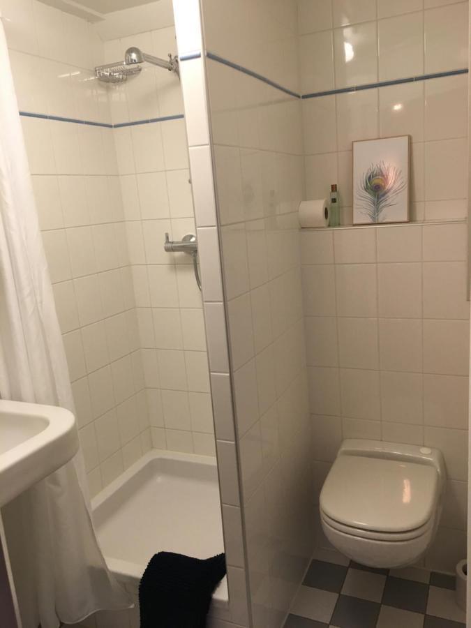 Bed and Breakfast Ninet7 Тилбург Экстерьер фото