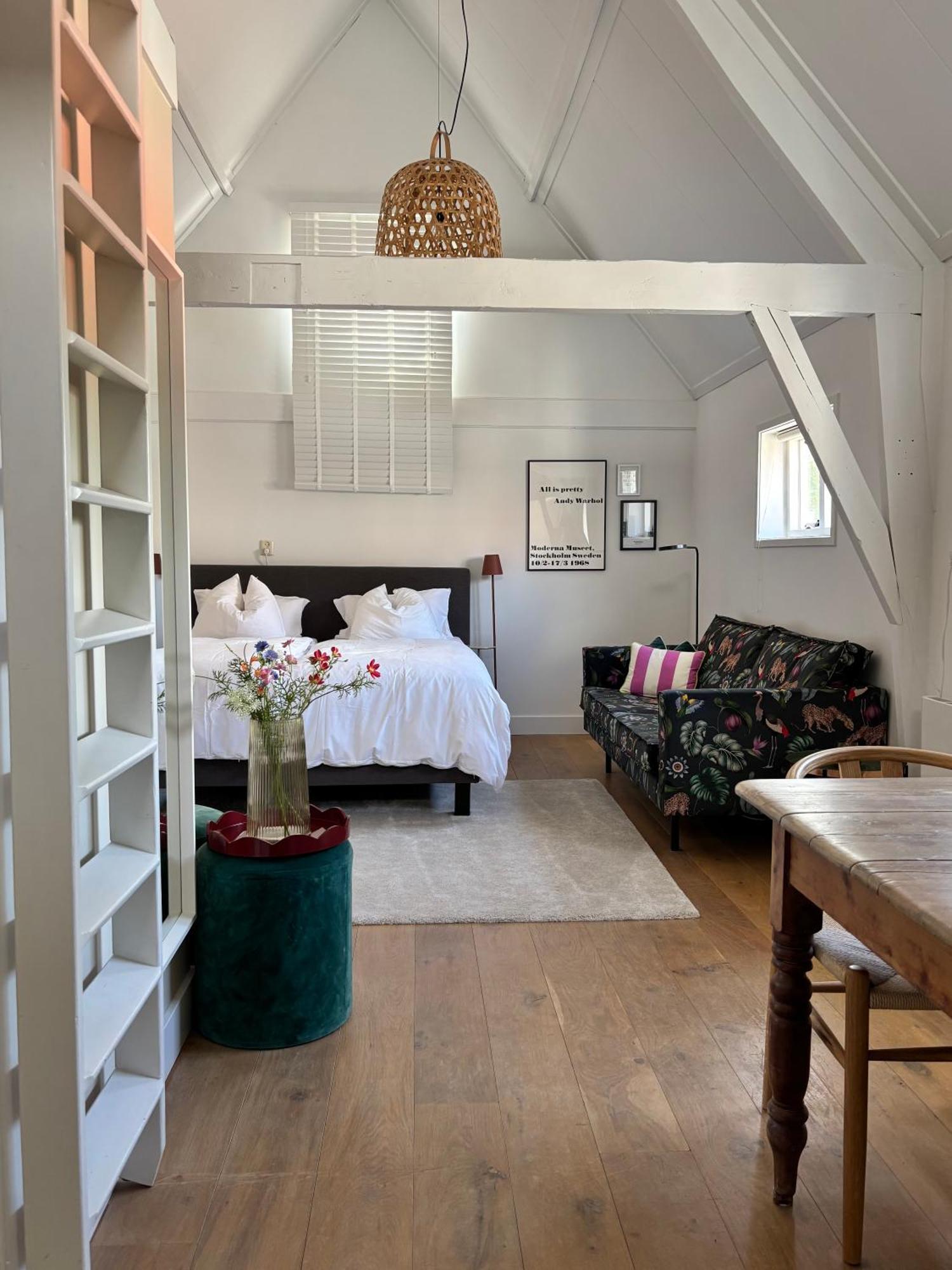 Bed and Breakfast Ninet7 Тилбург Экстерьер фото