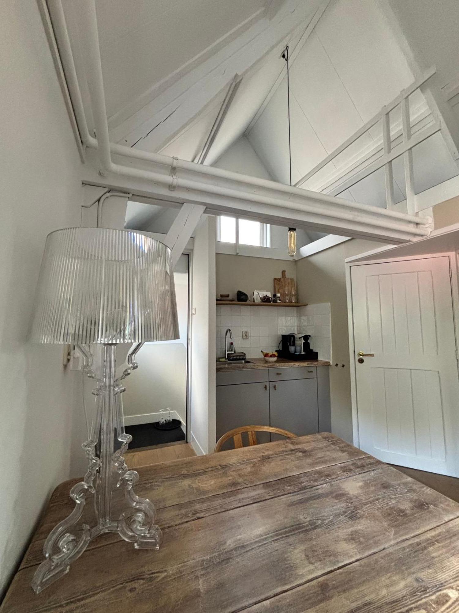 Bed and Breakfast Ninet7 Тилбург Экстерьер фото