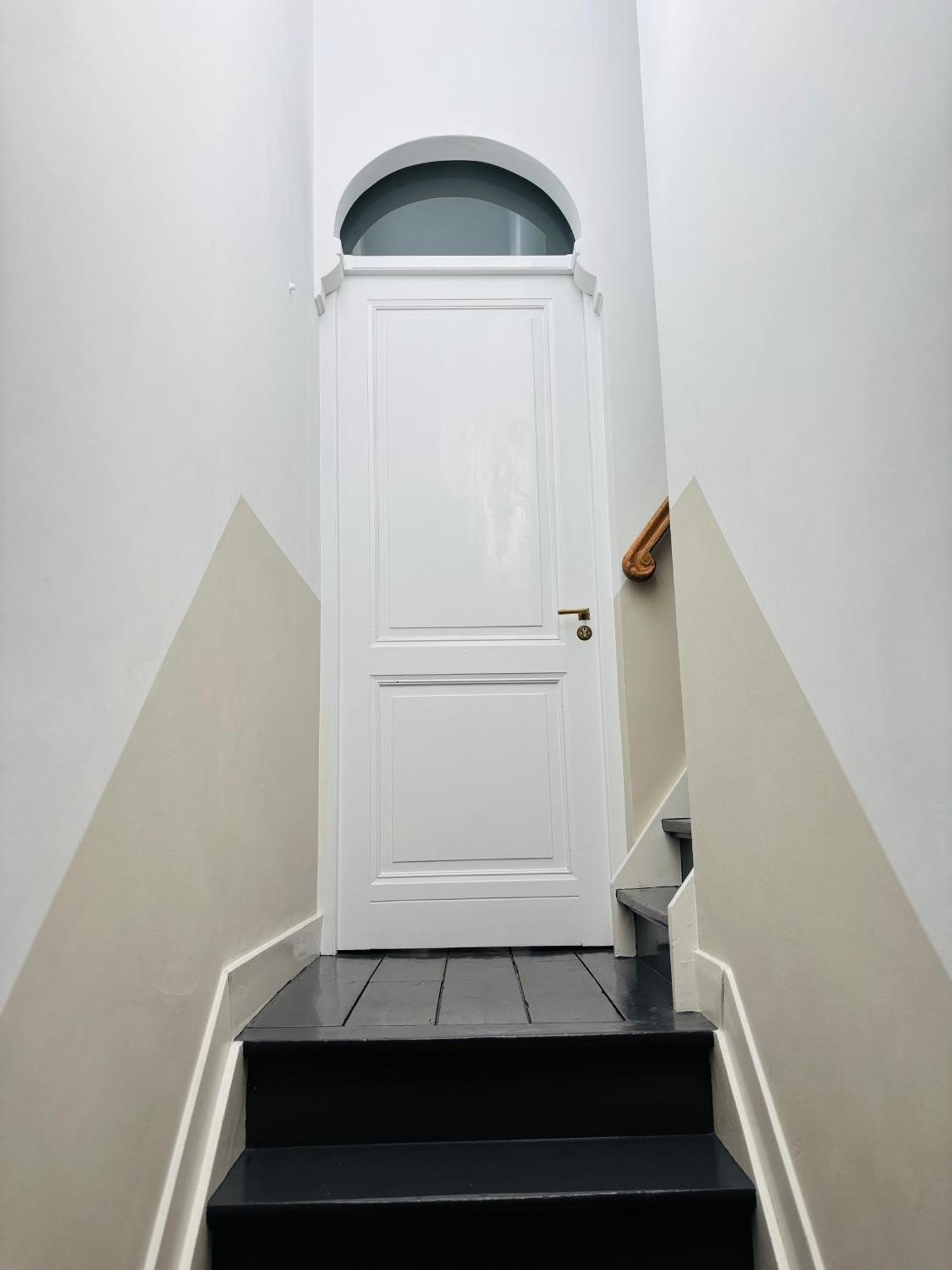 Bed and Breakfast Ninet7 Тилбург Экстерьер фото
